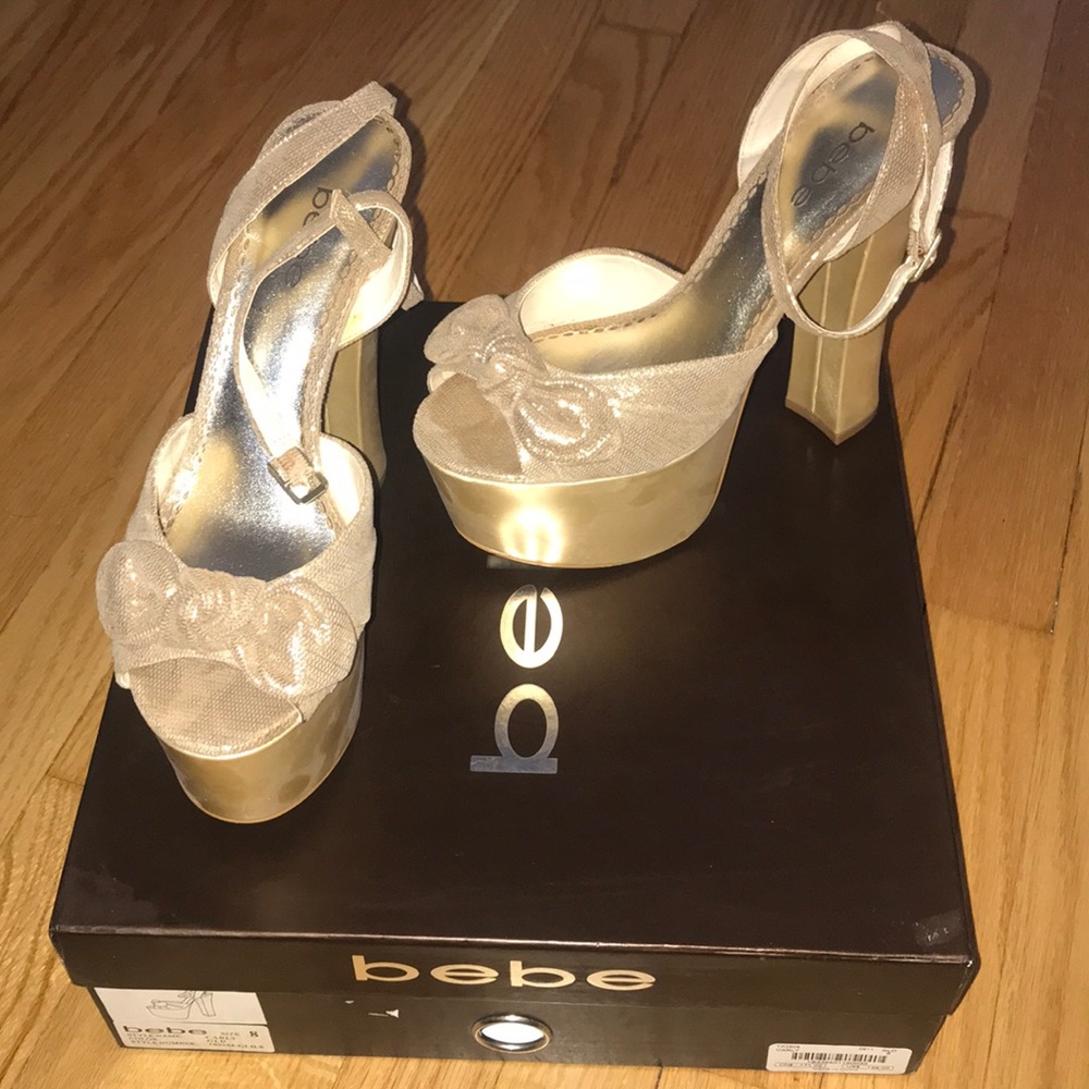 Bebe gold wedges. (PERFECT CONDITION)